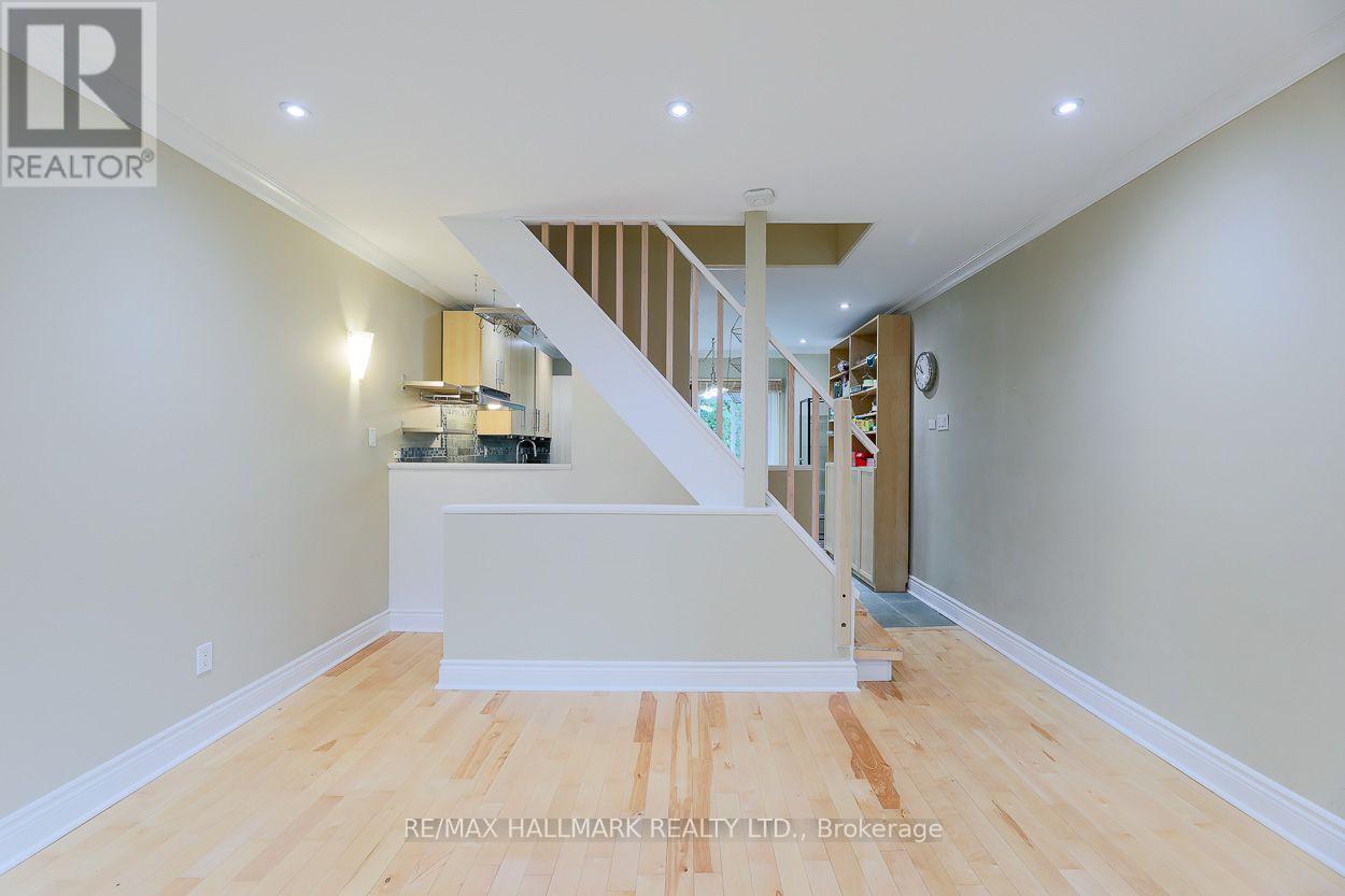 703 Craven Road, Toronto, Ontario  M4L 2Z7 - Photo 14 - E13721404