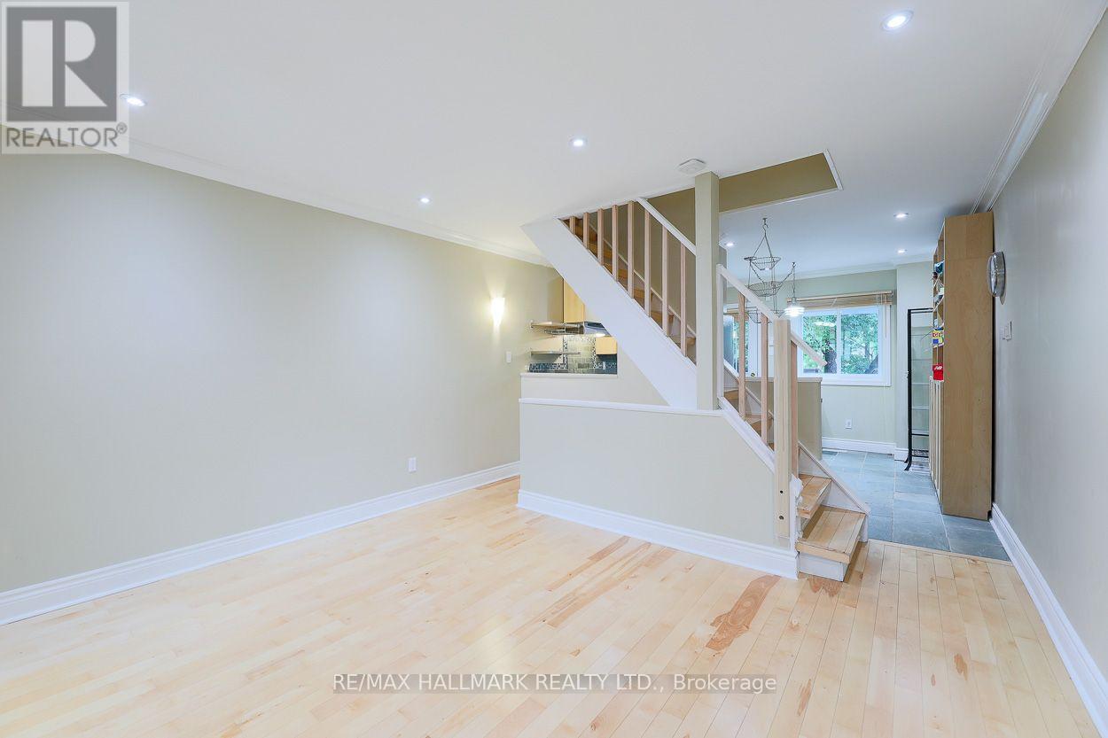 703 Craven Road, Toronto, Ontario  M4L 2Z7 - Photo 15 - E13721404