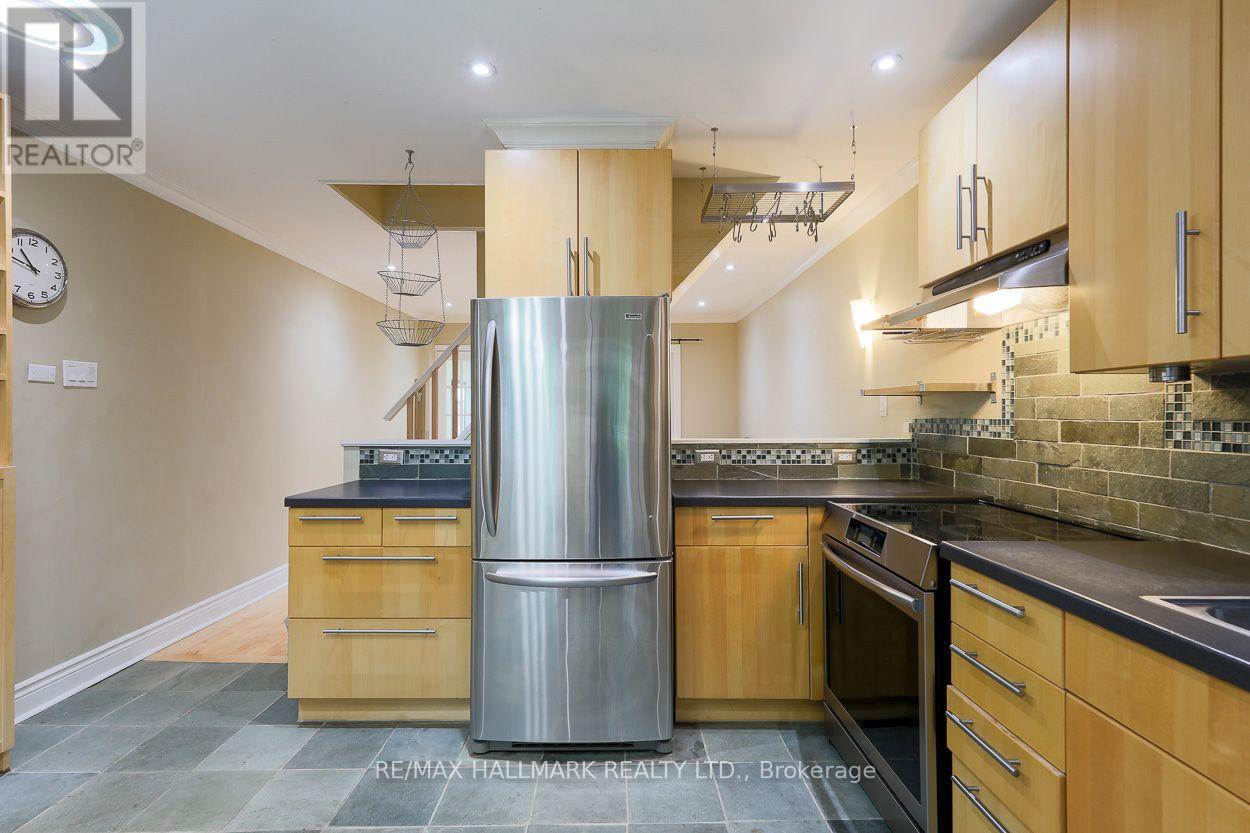 703 Craven Road, Toronto, Ontario  M4L 2Z7 - Photo 17 - E13721404