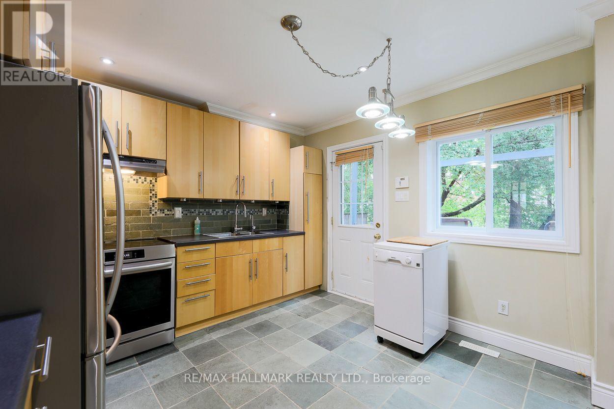 703 Craven Road, Toronto, Ontario  M4L 2Z7 - Photo 18 - E13721404