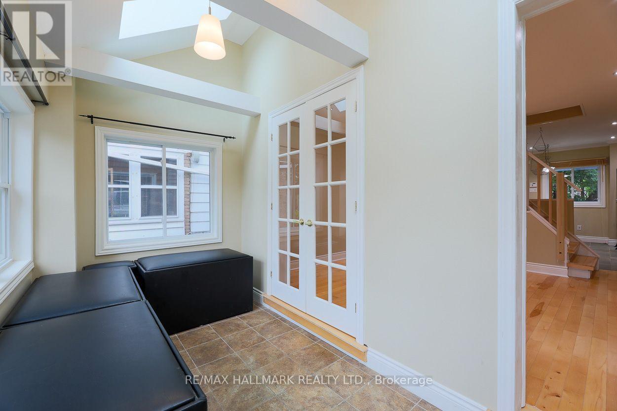 703 Craven Road, Toronto, Ontario  M4L 2Z7 - Photo 5 - E13721404