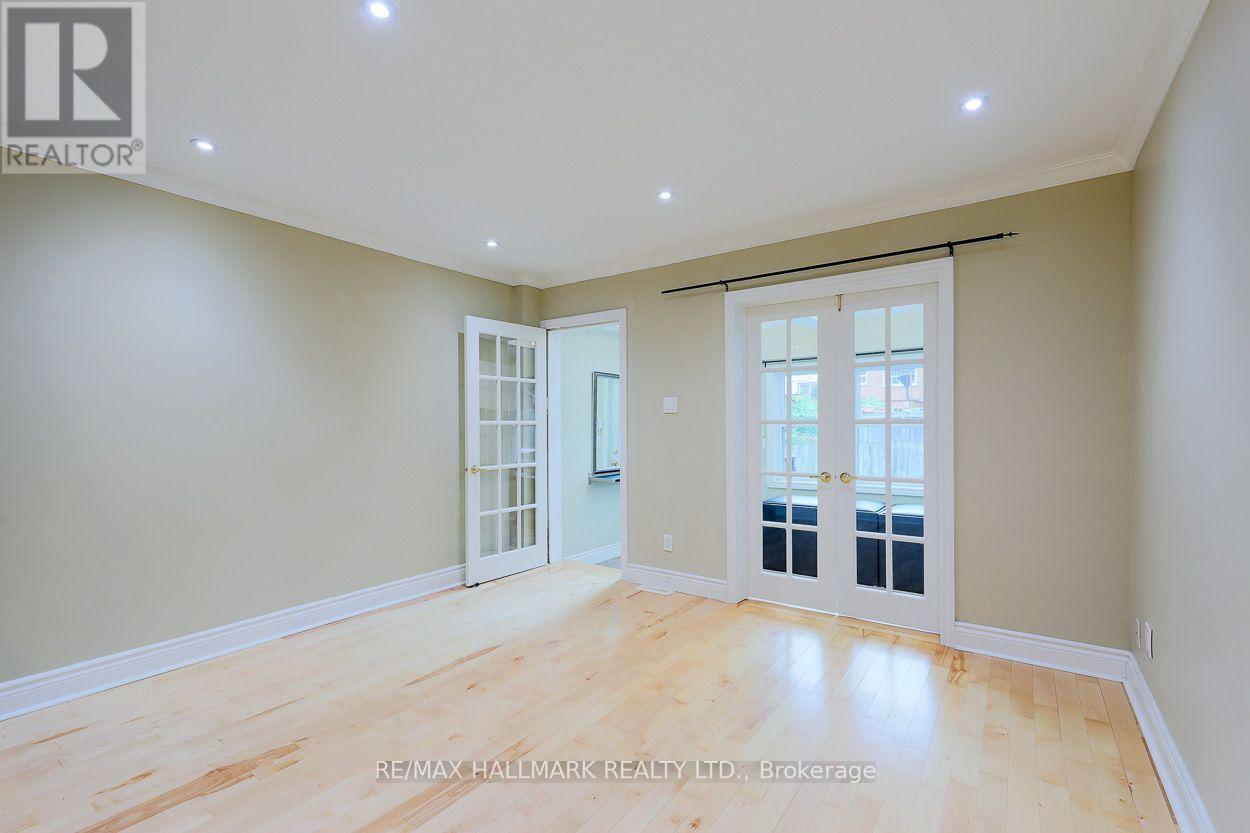 703 Craven Road, Toronto, Ontario  M4L 2Z7 - Photo 8 - E13721404