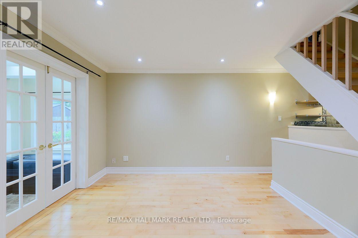 703 Craven Road, Toronto, Ontario  M4L 2Z7 - Photo 9 - E13721404