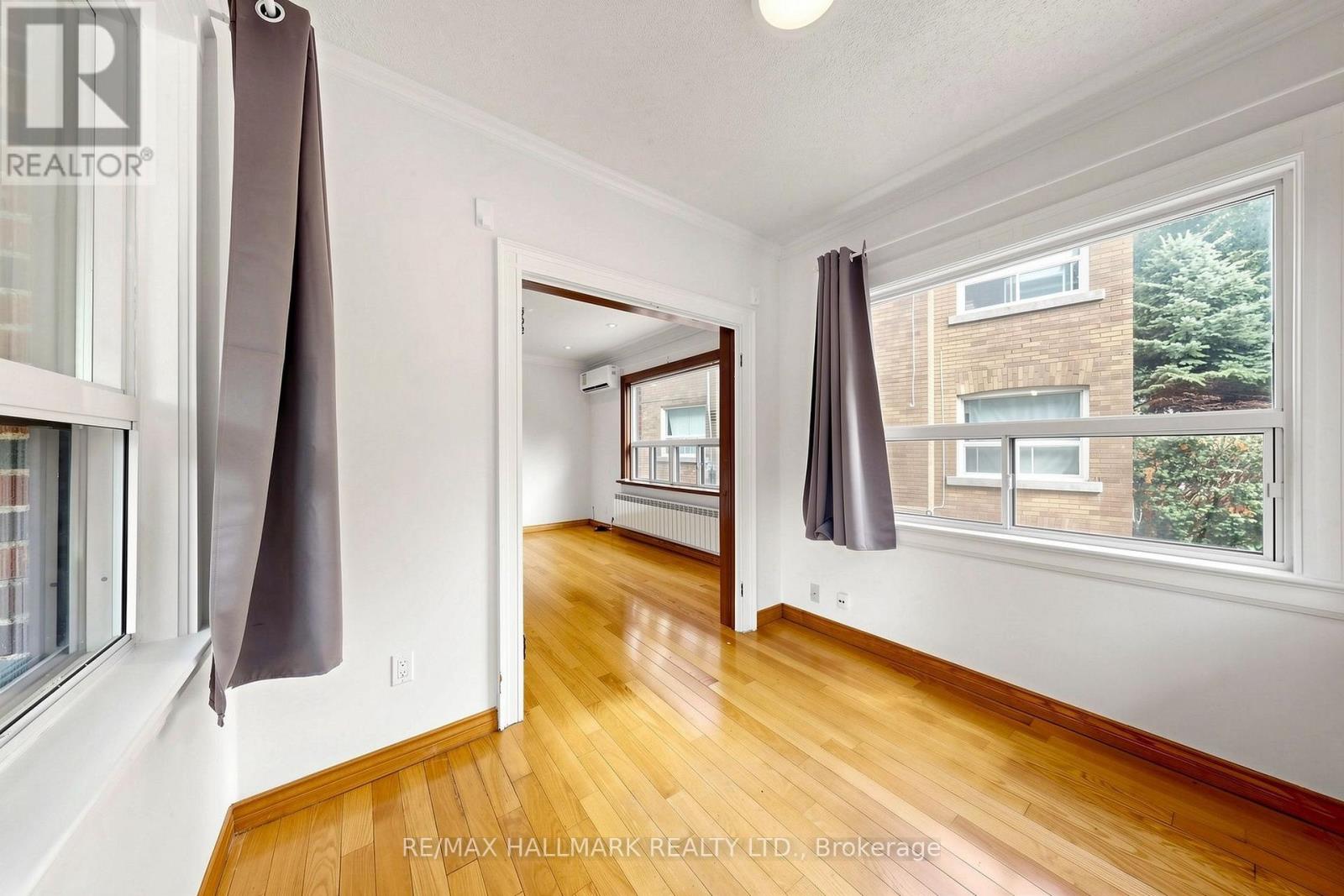 Main - 166 Cambridge Avenue, Toronto, Ontario  M4K 2L9 - Photo 15 - E13721406