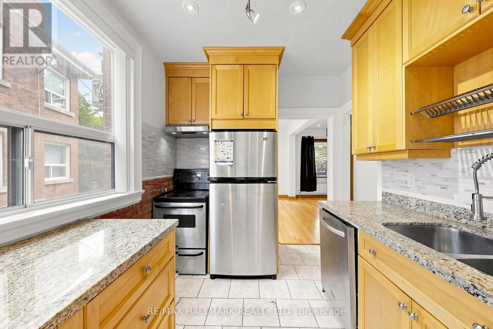 Main - 166 Cambridge Avenue, Toronto, Ontario  M4K 2L9 - Photo 18 - E13721406