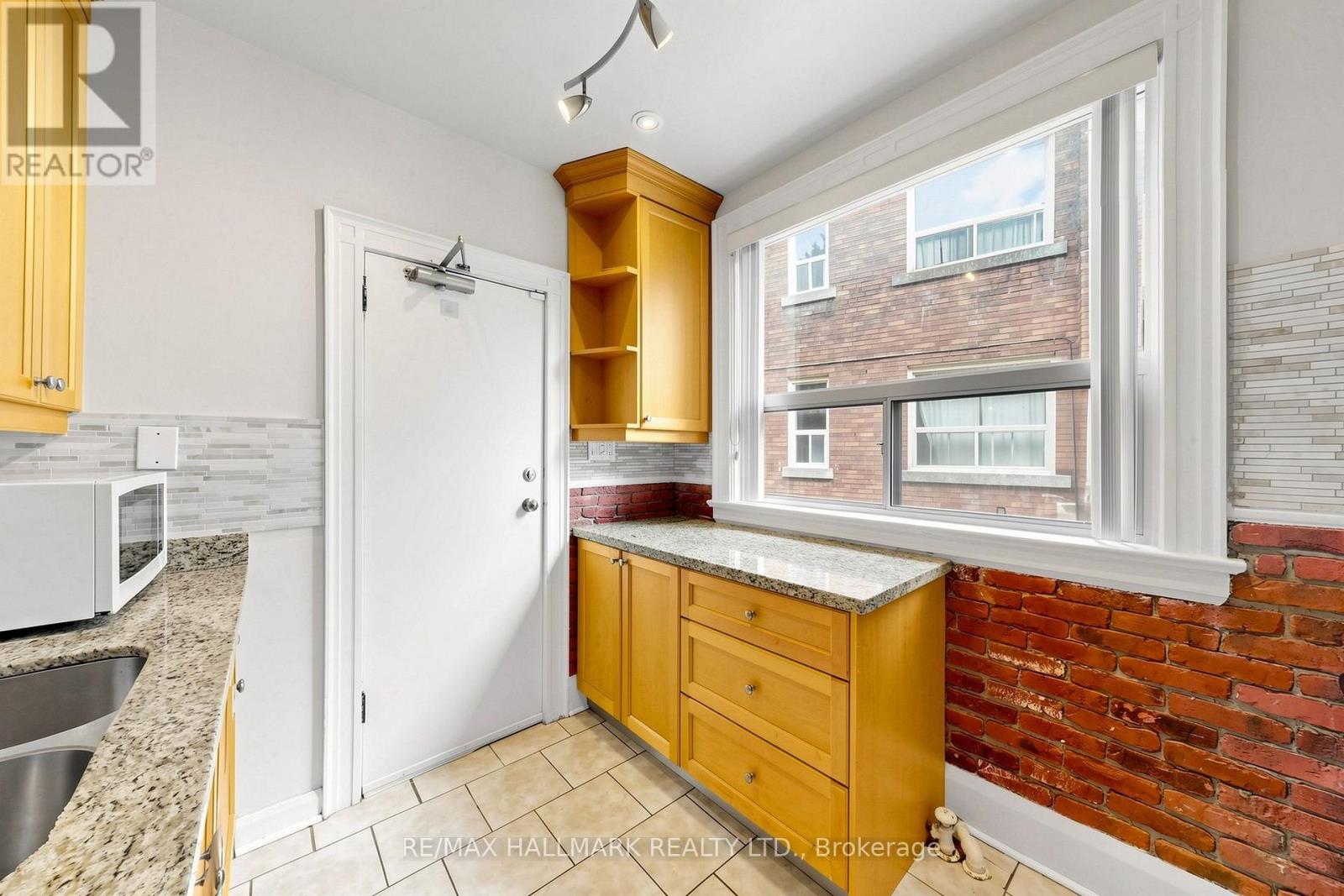 Main - 166 Cambridge Avenue, Toronto, Ontario  M4K 2L9 - Photo 21 - E13721406