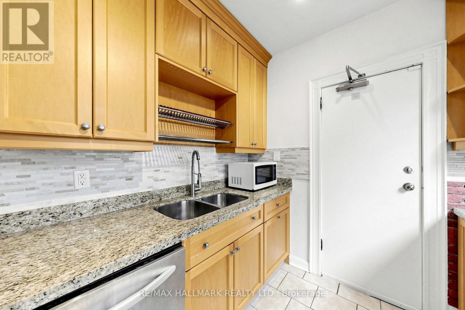 Main - 166 Cambridge Avenue, Toronto, Ontario  M4K 2L9 - Photo 22 - E13721406