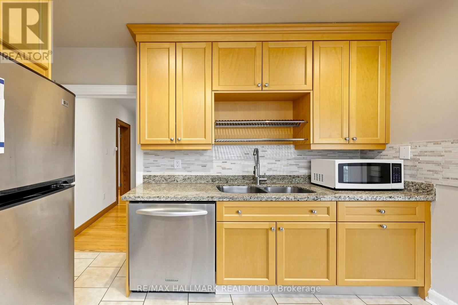 Main - 166 Cambridge Avenue, Toronto, Ontario  M4K 2L9 - Photo 23 - E13721406