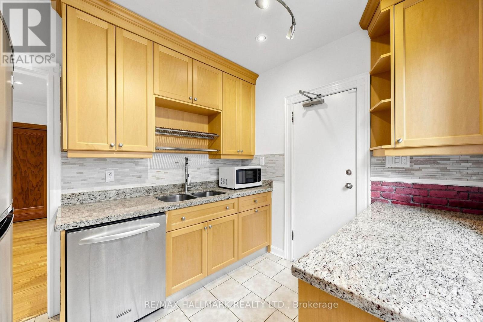 Main - 166 Cambridge Avenue, Toronto, Ontario  M4K 2L9 - Photo 24 - E13721406