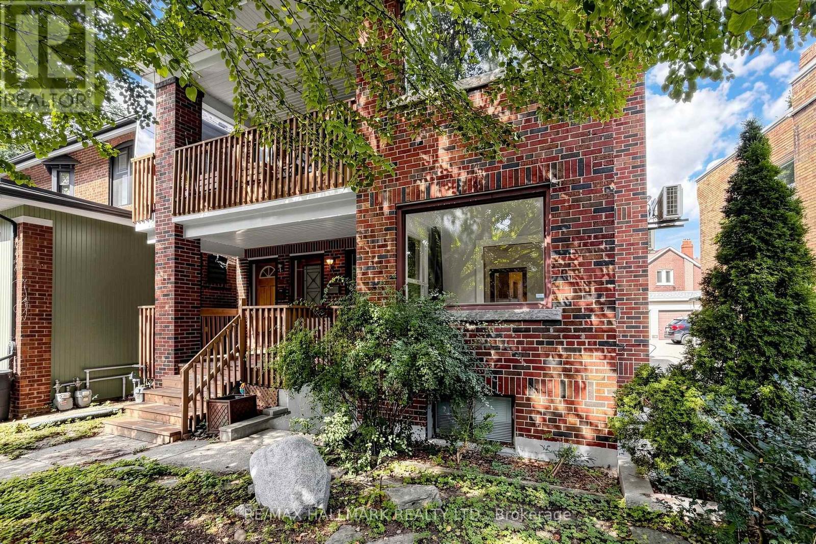 Main - 166 Cambridge Avenue, Toronto, Ontario  M4K 2L9 - Photo 3 - E13721406