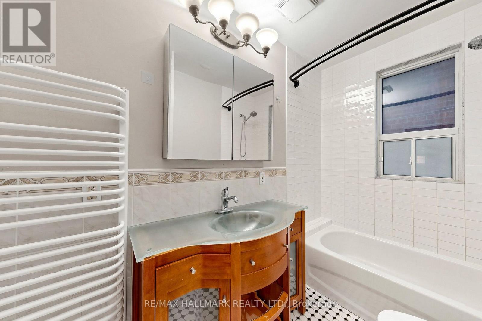 Main - 166 Cambridge Avenue, Toronto, Ontario  M4K 2L9 - Photo 37 - E13721406
