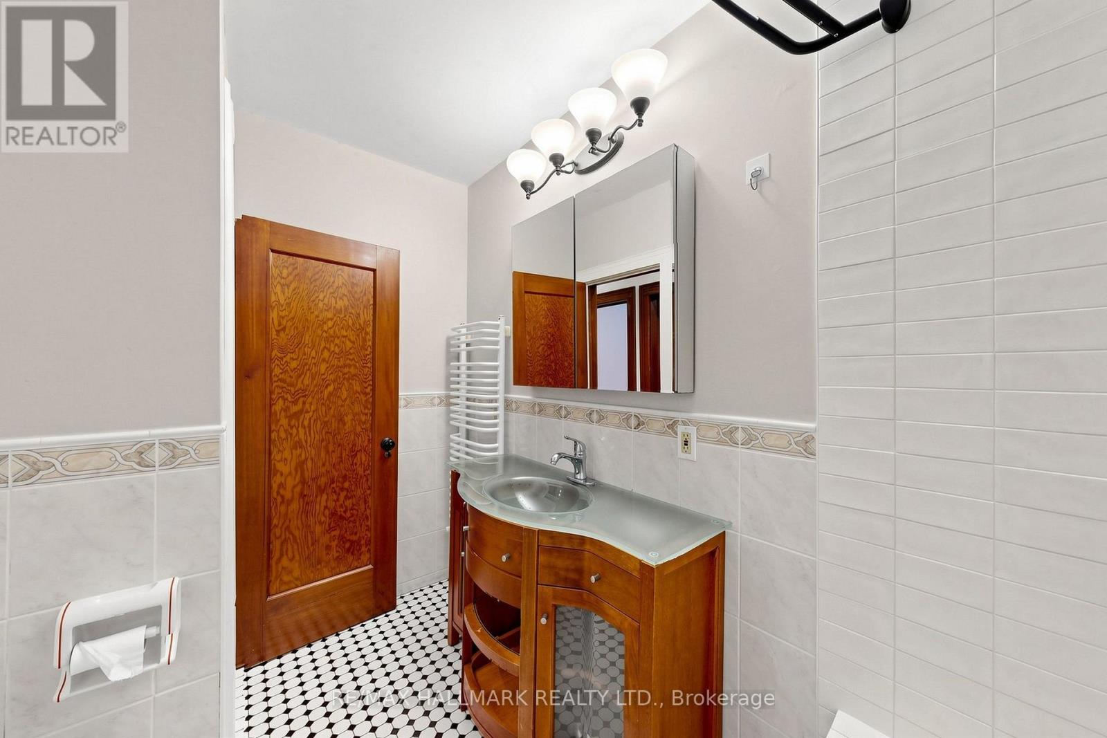 Main - 166 Cambridge Avenue, Toronto, Ontario  M4K 2L9 - Photo 38 - E13721406