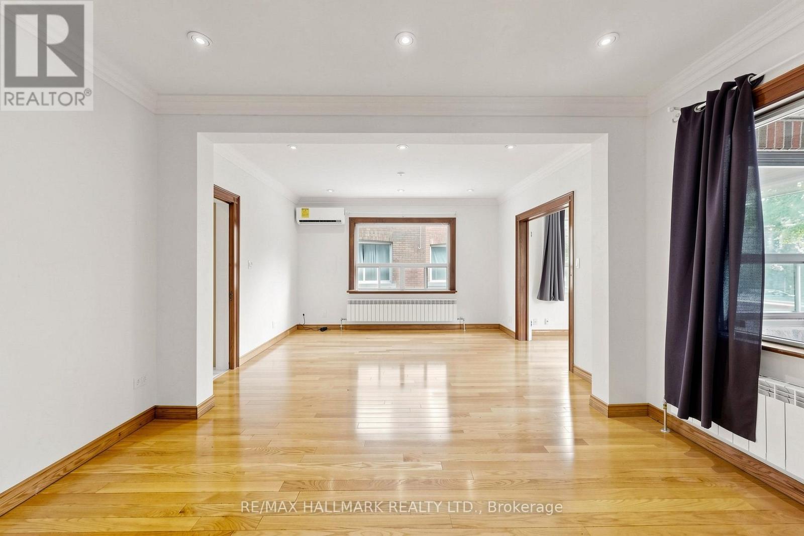 Main - 166 Cambridge Avenue, Toronto, Ontario  M4K 2L9 - Photo 5 - E13721406