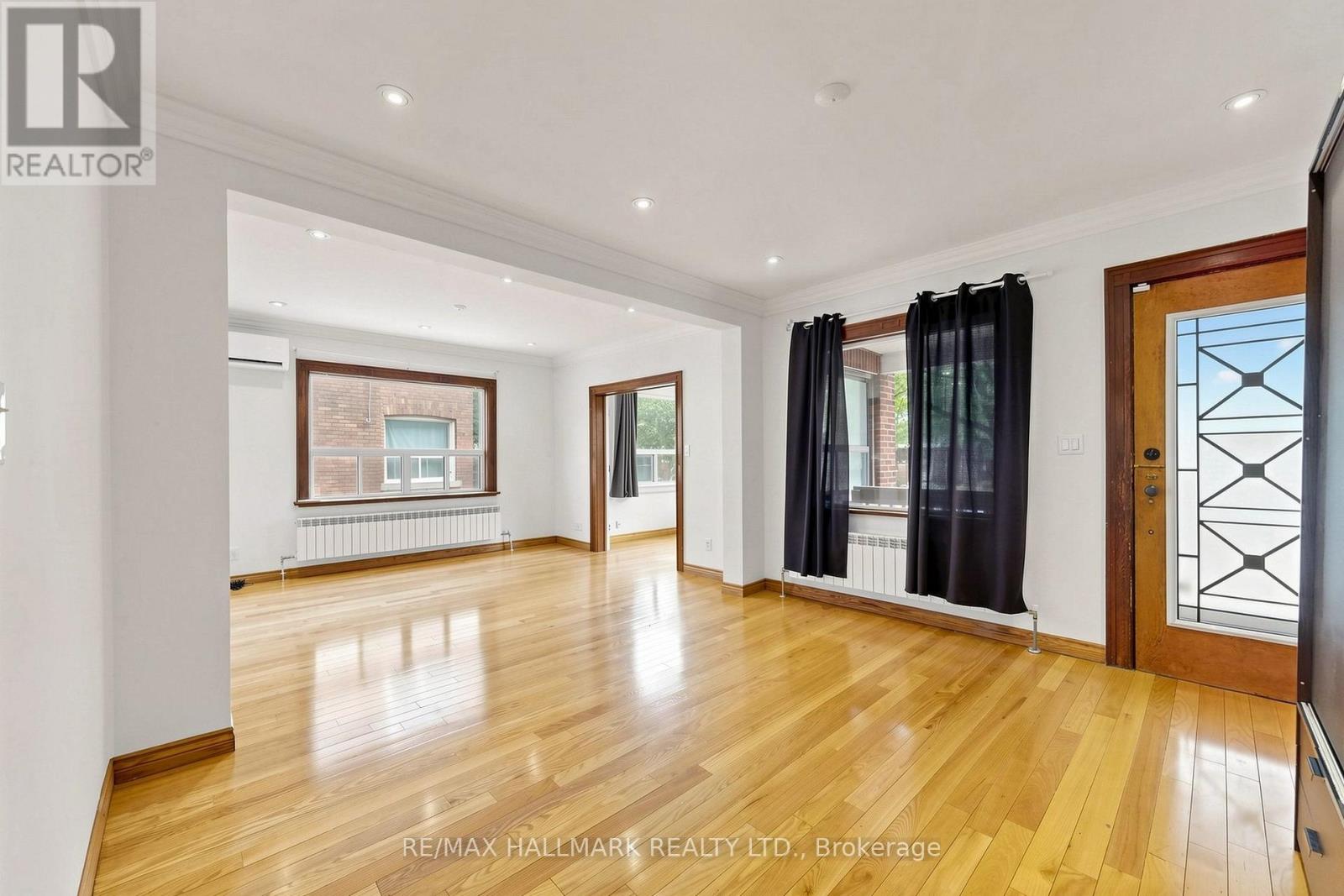 Main - 166 Cambridge Avenue, Toronto, Ontario  M4K 2L9 - Photo 6 - E13721406