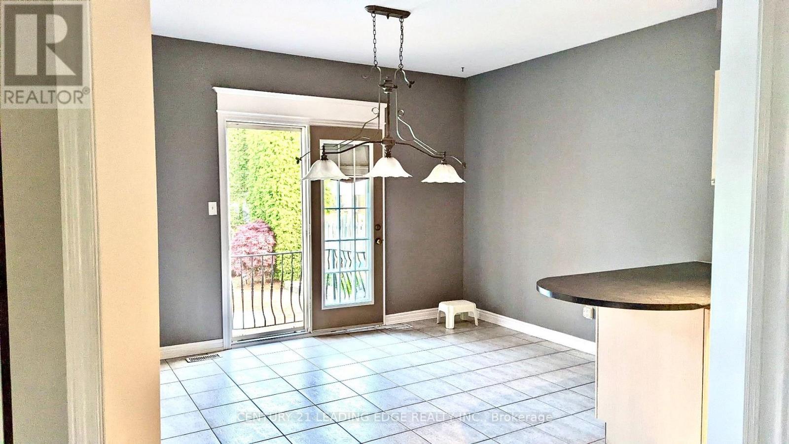 1 Castle Green Drive, Whitby, Ontario  L1R 2P9 - Photo 15 - E13721486