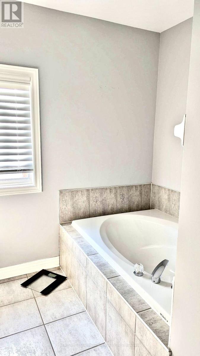 1 Castle Green Drive, Whitby, Ontario  L1R 2P9 - Photo 17 - E13721486