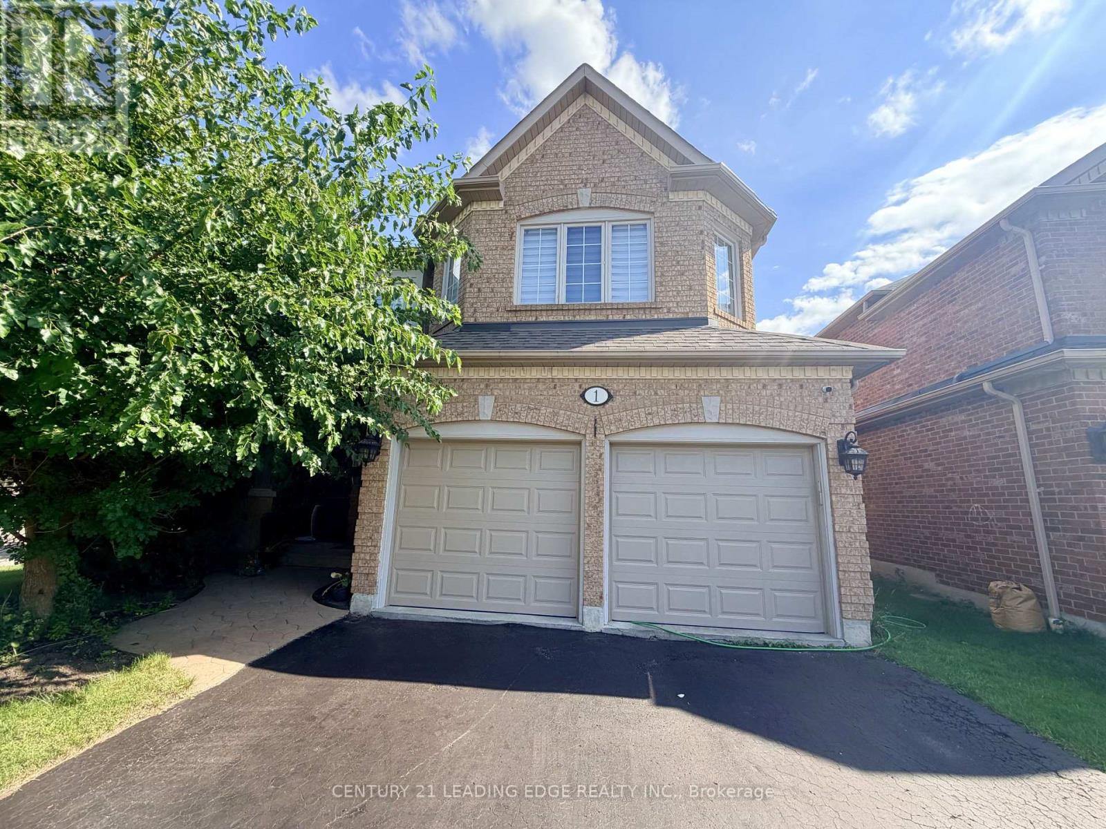 1 Castle Green Drive, Whitby, Ontario  L1R 2P9 - Photo 2 - E13721486