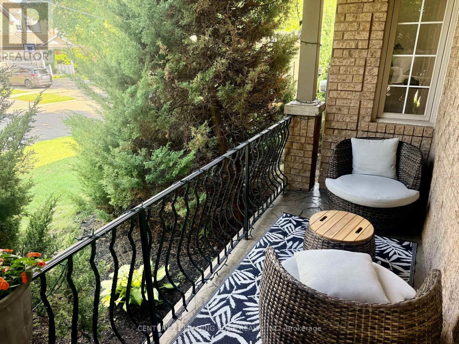 1 Castle Green Drive, Whitby, Ontario  L1R 2P9 - Photo 7 - E13721486