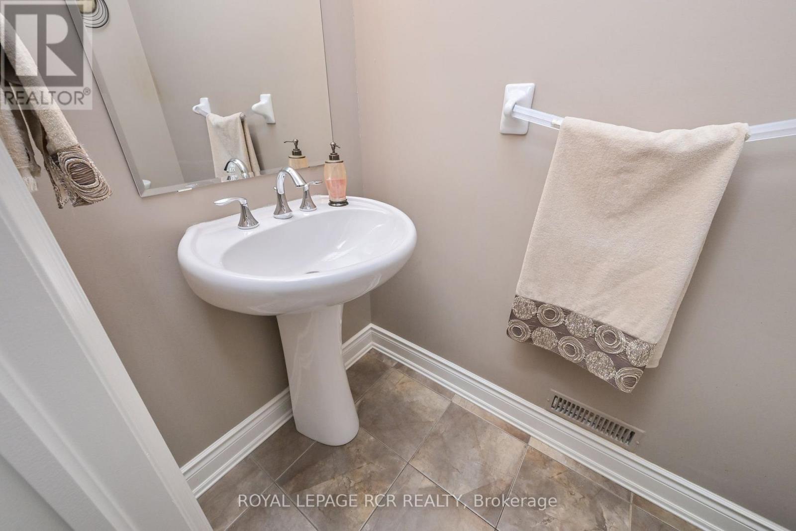 32 Hillcrest Drive, New Tecumseth, Ontario  L9R 0N4 - Photo 19 - N13721298