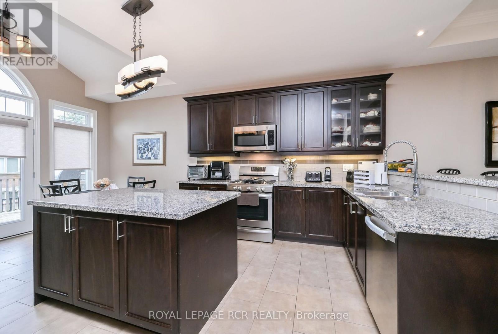 32 Hillcrest Drive, New Tecumseth, Ontario  L9R 0N4 - Photo 5 - N13721298