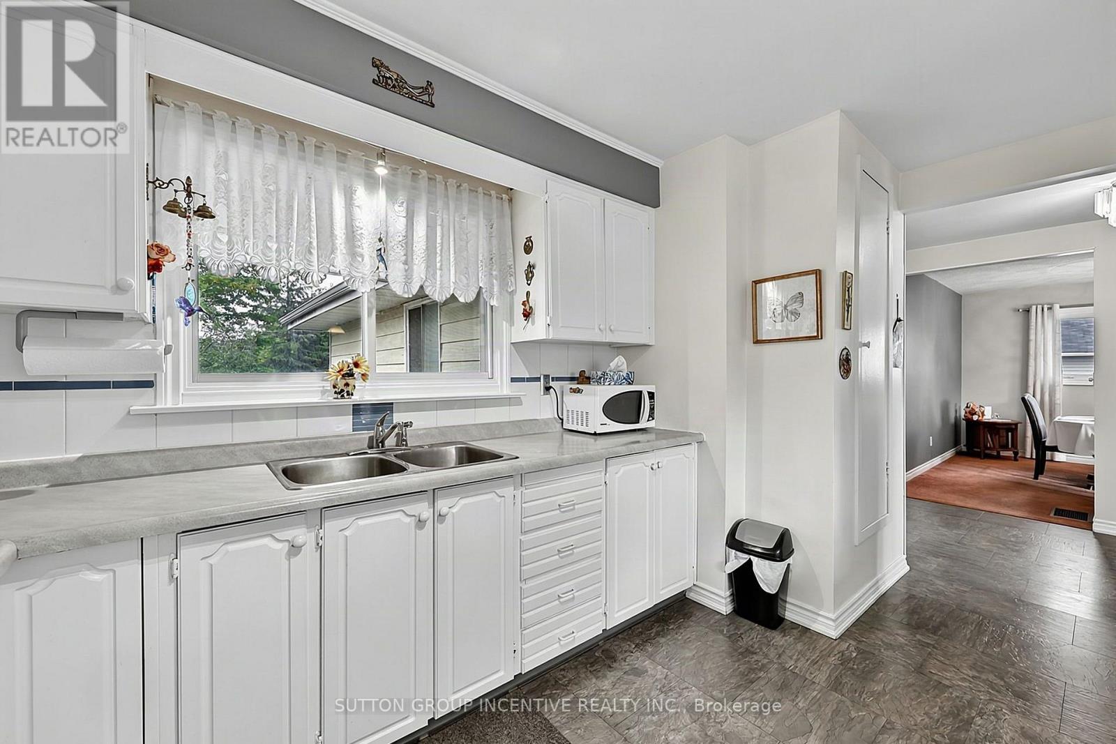 1006 Lebanon Drive, Innisfil, Ontario  L9S 2B7 - Photo 18 - N13721492