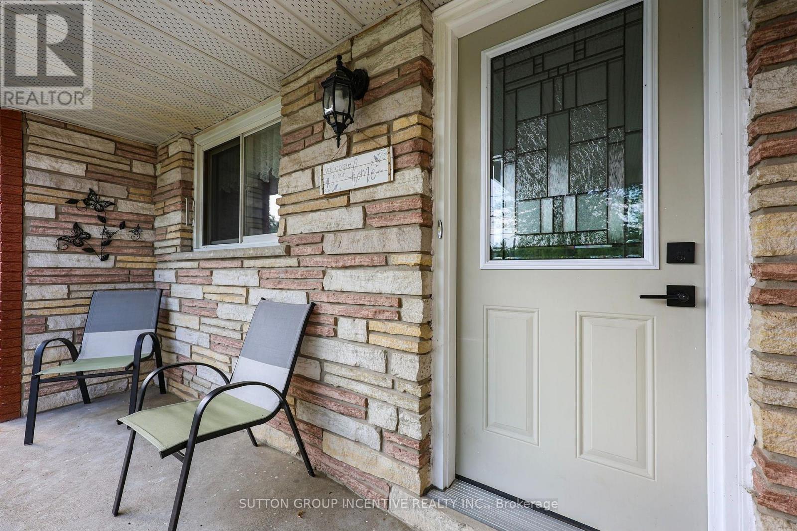 1006 Lebanon Drive, Innisfil, Ontario  L9S 2B7 - Photo 6 - N13721492