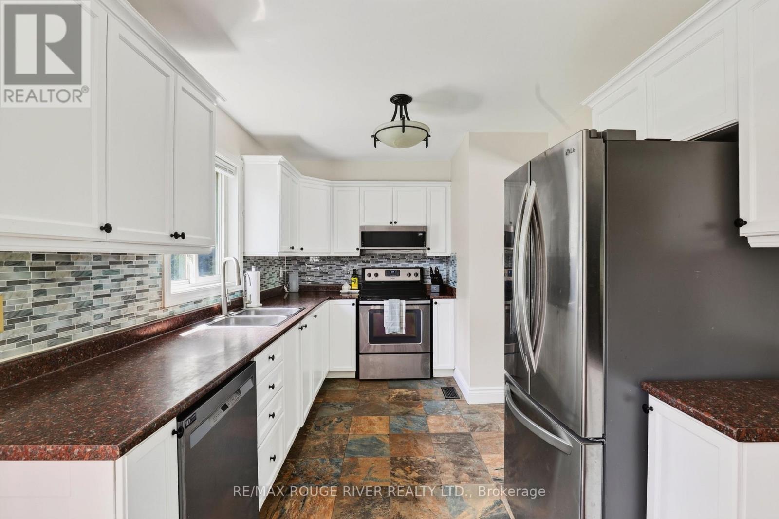 33 Creek Drive, Georgina, Ontario  L0E 1N0 - Photo 4 - N13721524