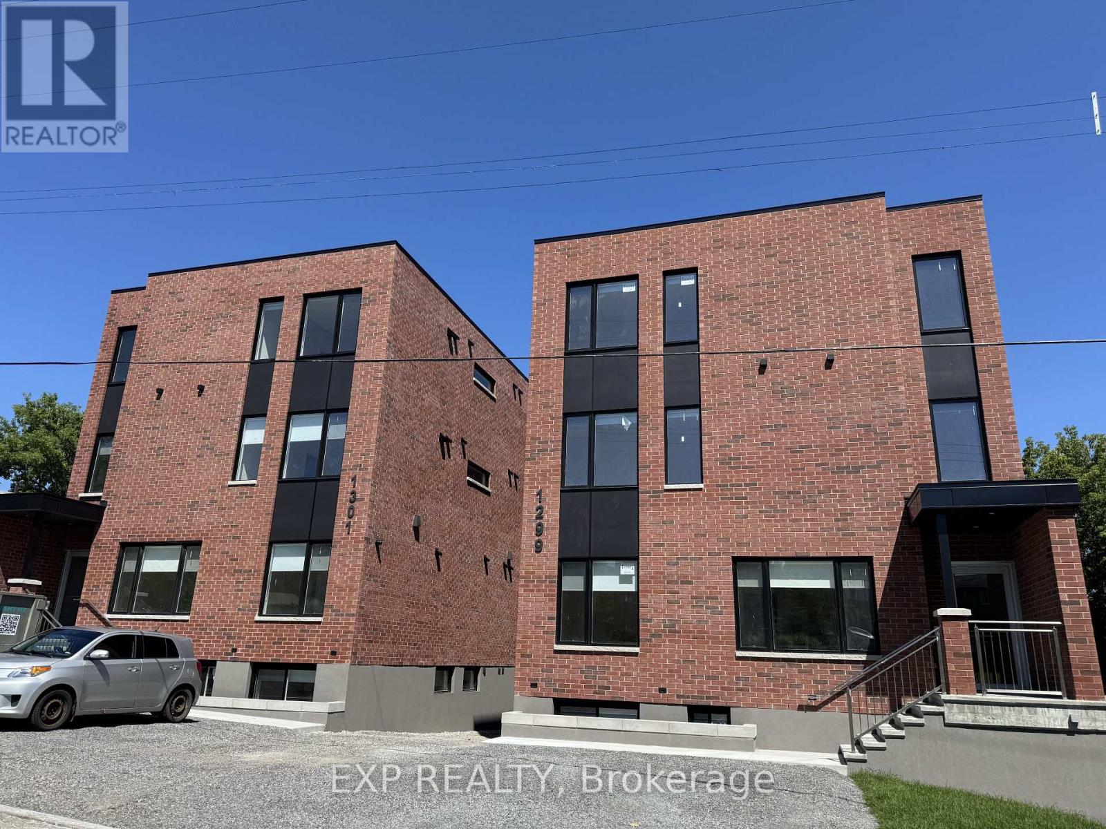 1 - 1301 Dorchester Avenue, Ottawa, Ontario K1Z 8E8 - Photo 2 - X13721324
