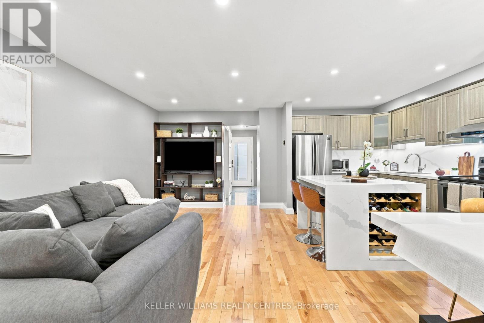 36 Chaucer Crescent, Barrie (Letitia Heights), Ontario  L4N 4T7 - Photo 6 - S13721386