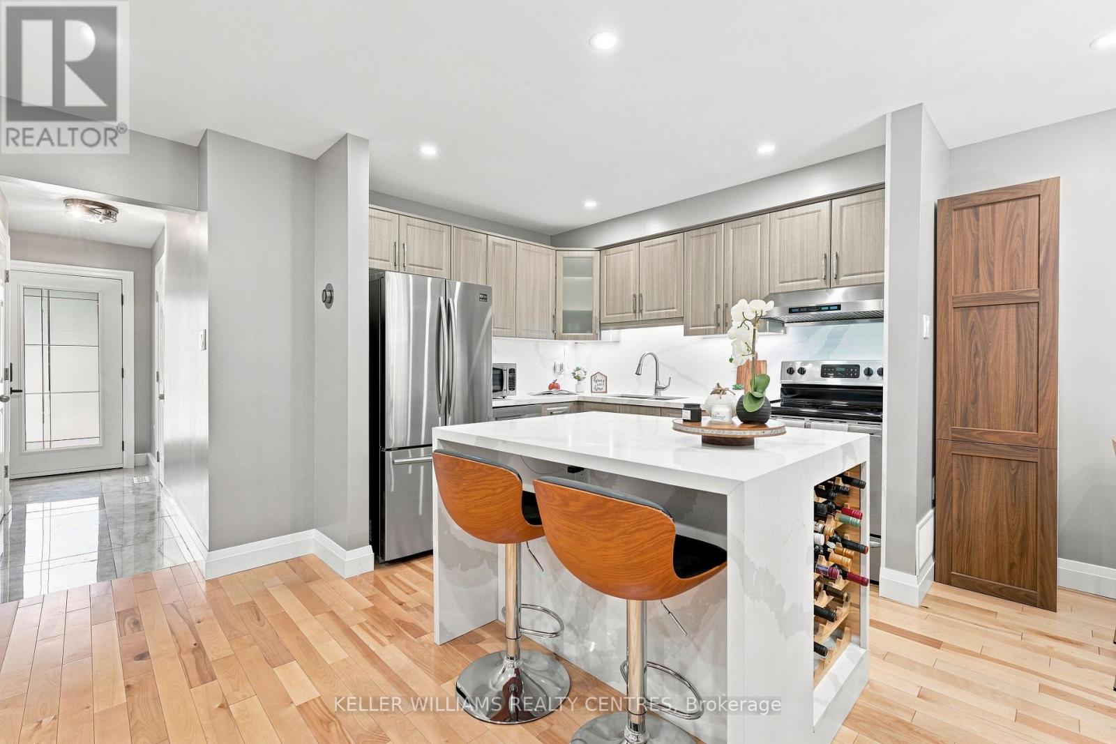 36 Chaucer Crescent, Barrie (Letitia Heights), Ontario  L4N 4T7 - Photo 8 - S13721386