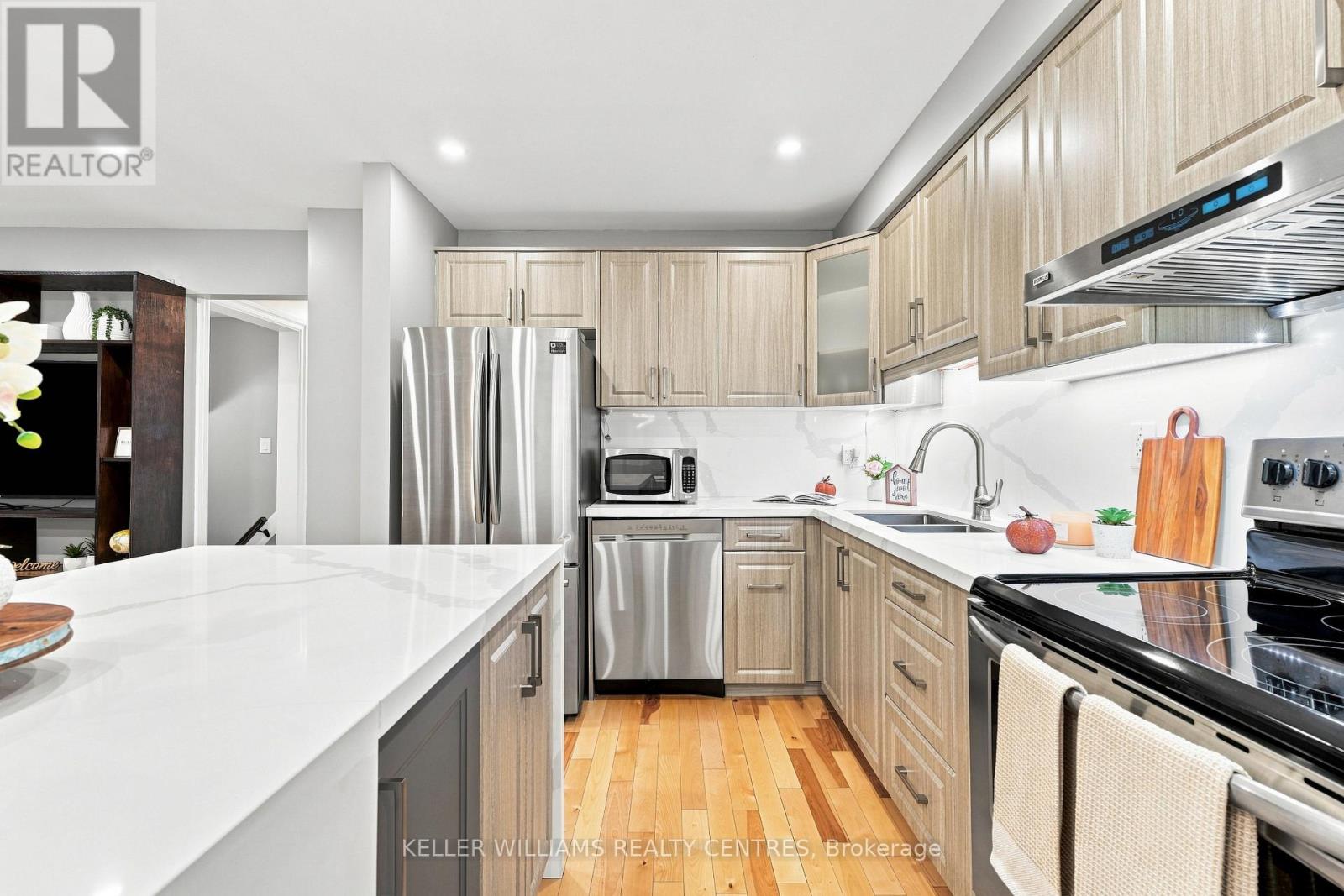 36 Chaucer Crescent, Barrie (Letitia Heights), Ontario  L4N 4T7 - Photo 9 - S13721386