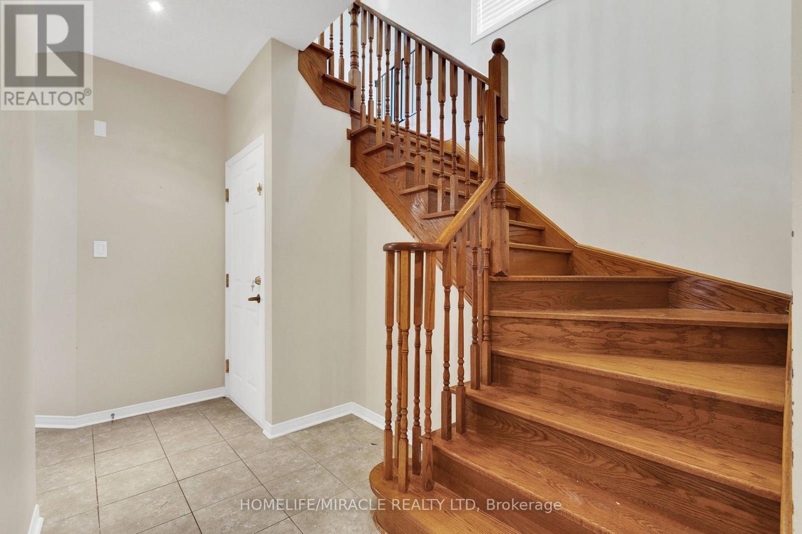 Main & Upper Floor - 15 Chetholme Place E, Halton Hills, Ontario  L7G 0B5 - Photo 11 - W13721356