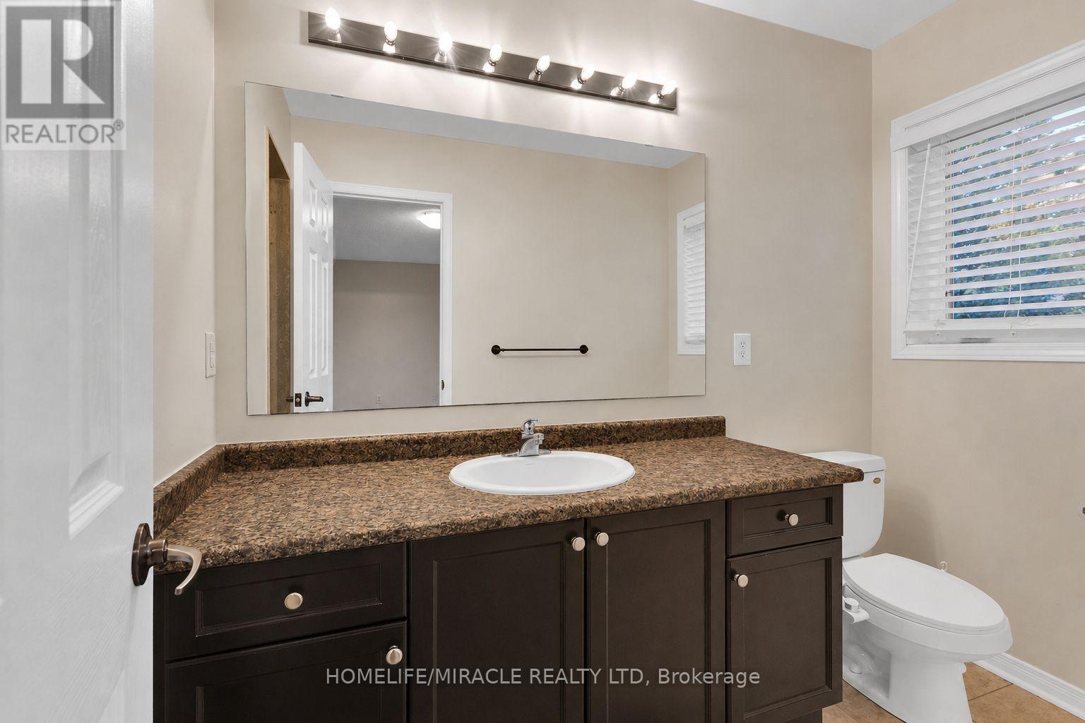Main & Upper Floor - 15 Chetholme Place E, Halton Hills, Ontario  L7G 0B5 - Photo 15 - W13721356