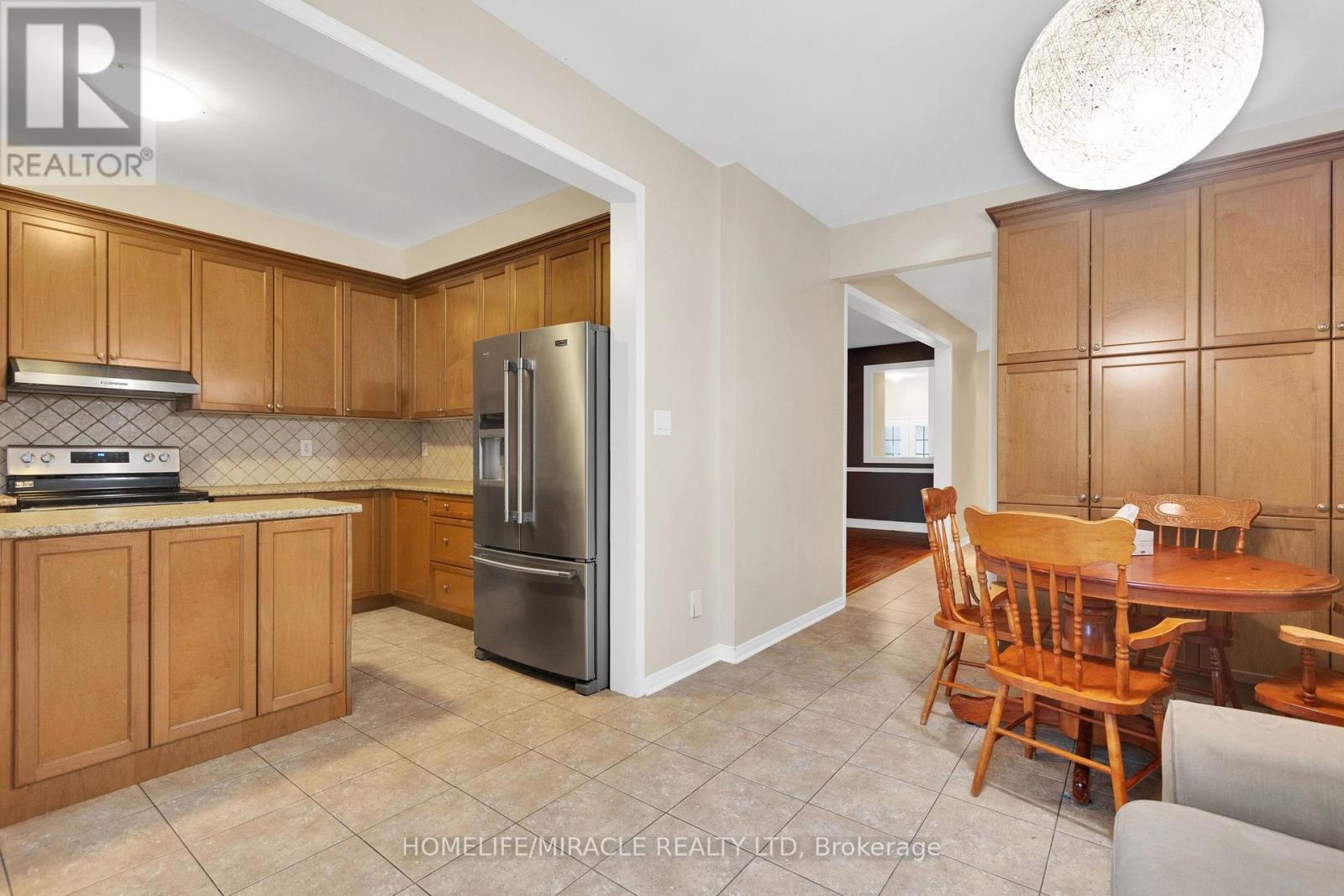 Main & Upper Floor - 15 Chetholme Place E, Halton Hills, Ontario  L7G 0B5 - Photo 5 - W13721356