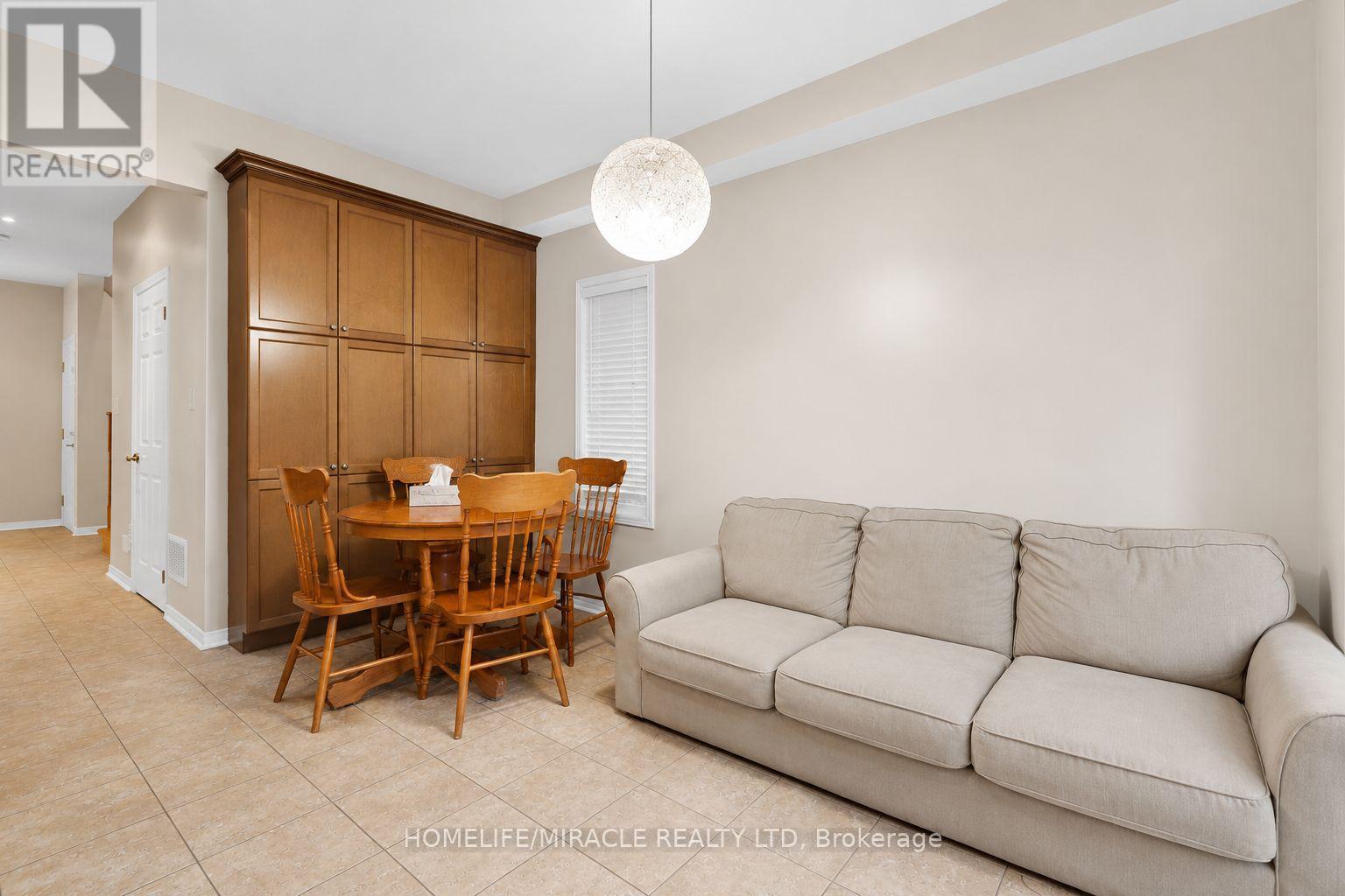 Main & Upper Floor - 15 Chetholme Place E, Halton Hills, Ontario  L7G 0B5 - Photo 6 - W13721356