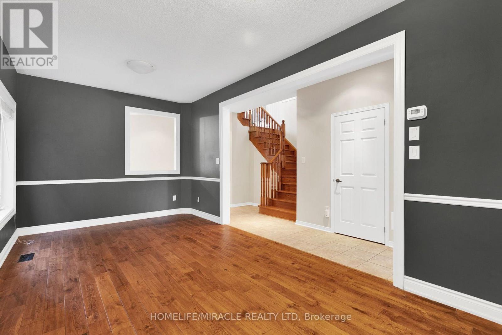 Main & Upper Floor - 15 Chetholme Place E, Halton Hills, Ontario  L7G 0B5 - Photo 7 - W13721356