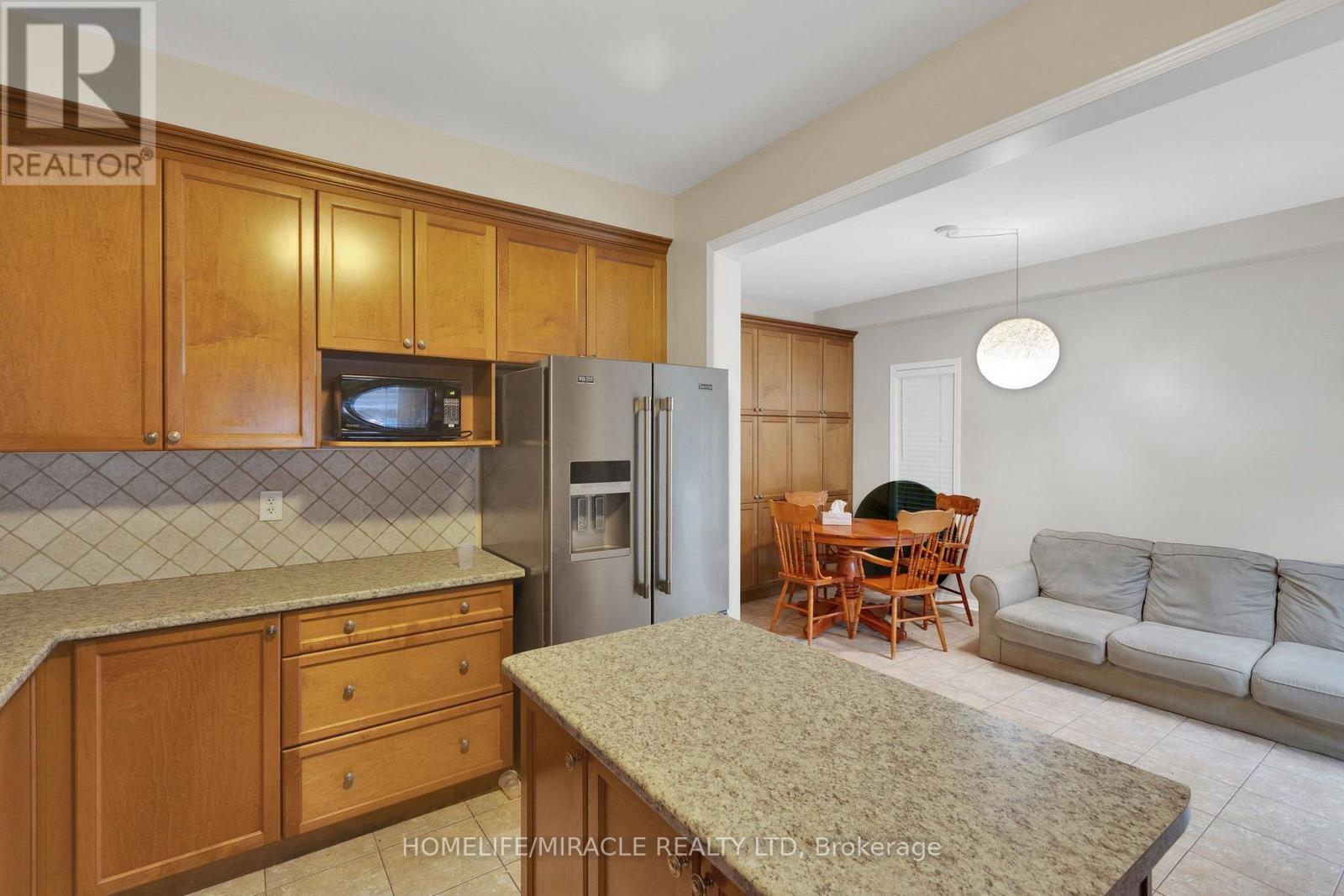 Main & Upper Floor - 15 Chetholme Place E, Halton Hills, Ontario  L7G 0B5 - Photo 8 - W13721356