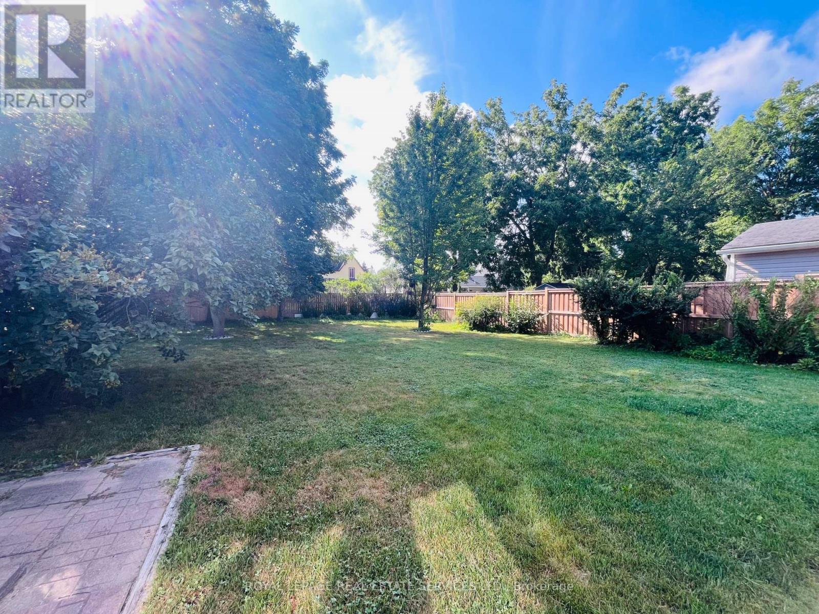 30 College Street, Halton Hills, Ontario  L7G 2N7 - Photo 17 - W13721360