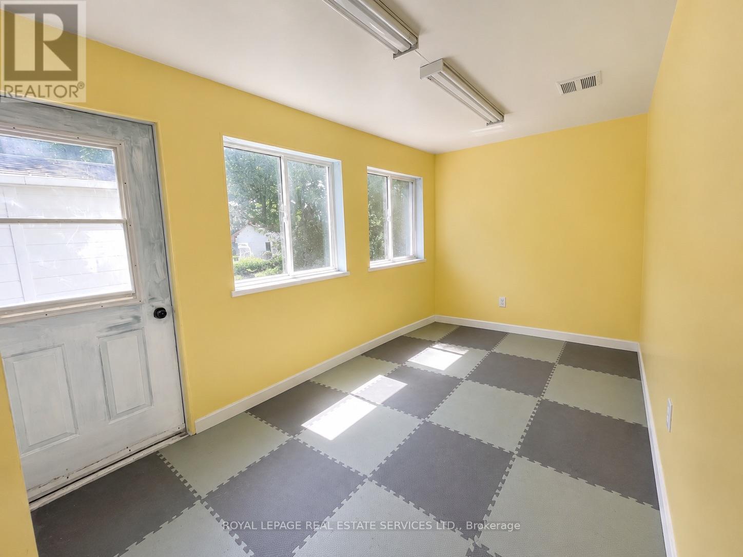 30 College Street, Halton Hills, Ontario  L7G 2N7 - Photo 19 - W13721360