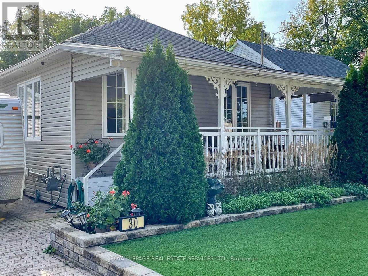 30 College Street, Halton Hills, Ontario  L7G 2N7 - Photo 2 - W13721360
