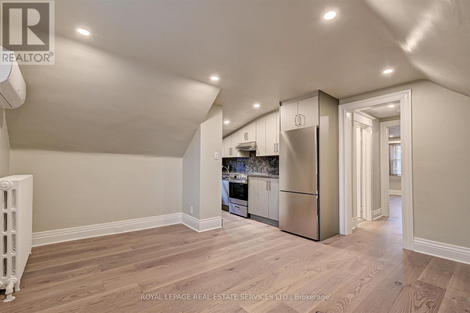 3 - 150 Medland Street, Toronto, Ontario  M6P 2N5 - Photo 4 - W13721468
