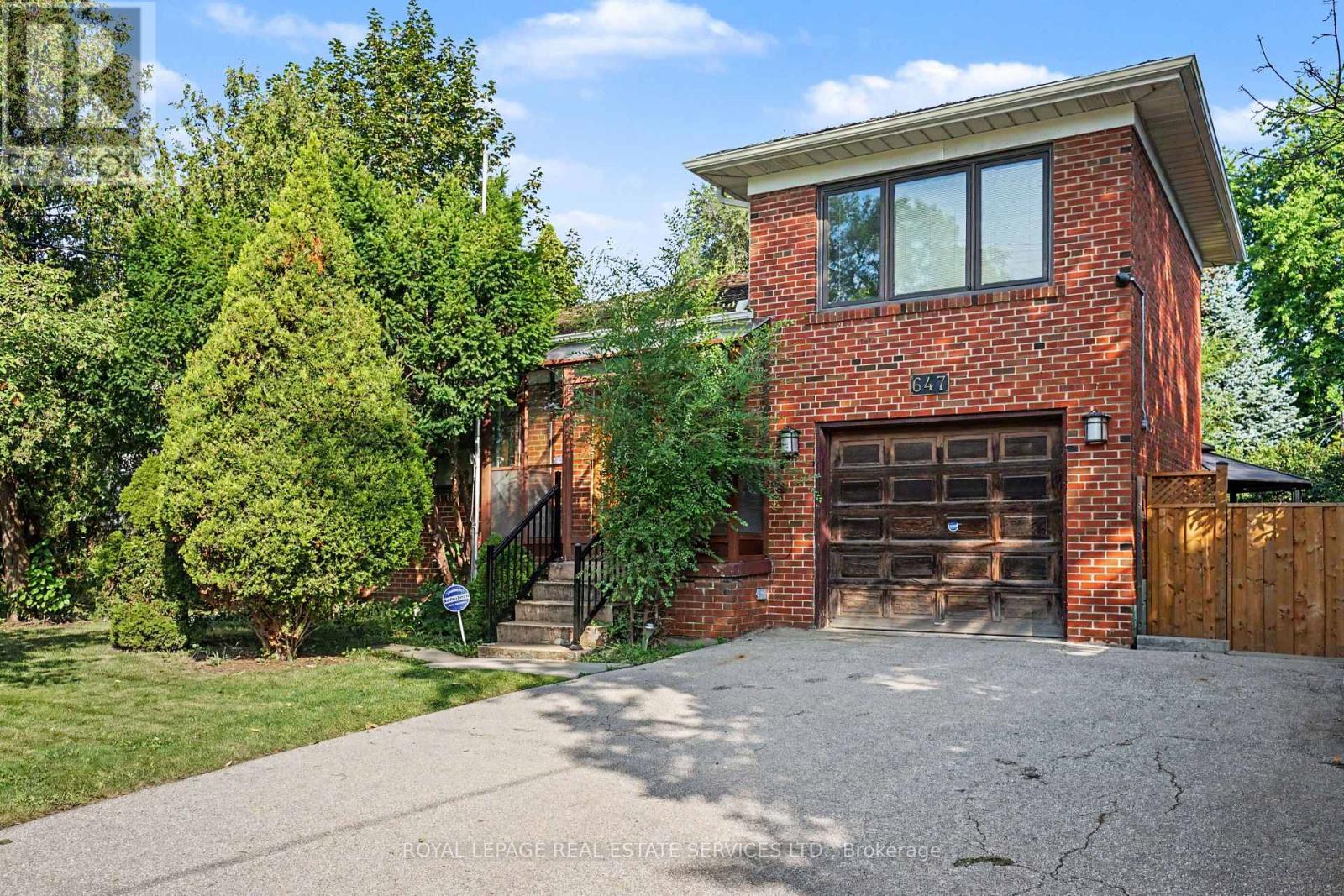 647 Burnhamthorpe Road, Toronto, Ontario  M9C 2Z1 - Photo 2 - W13721496