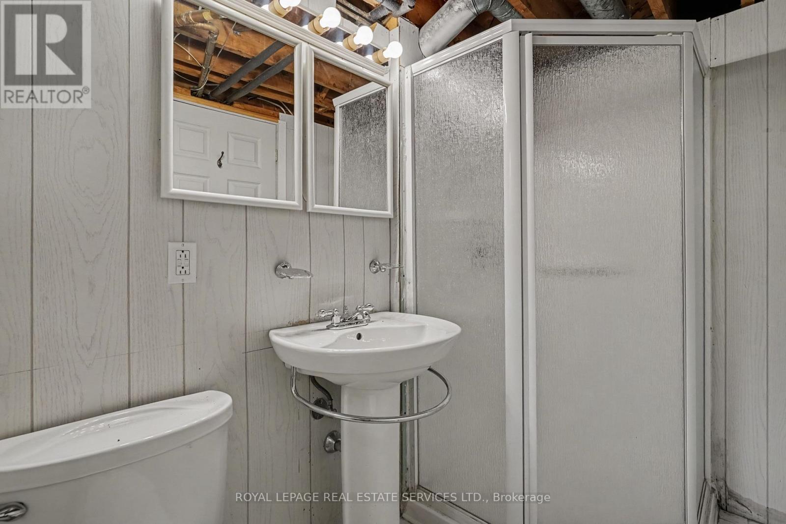 647 Burnhamthorpe Road, Toronto, Ontario  M9C 2Z1 - Photo 37 - W13721496