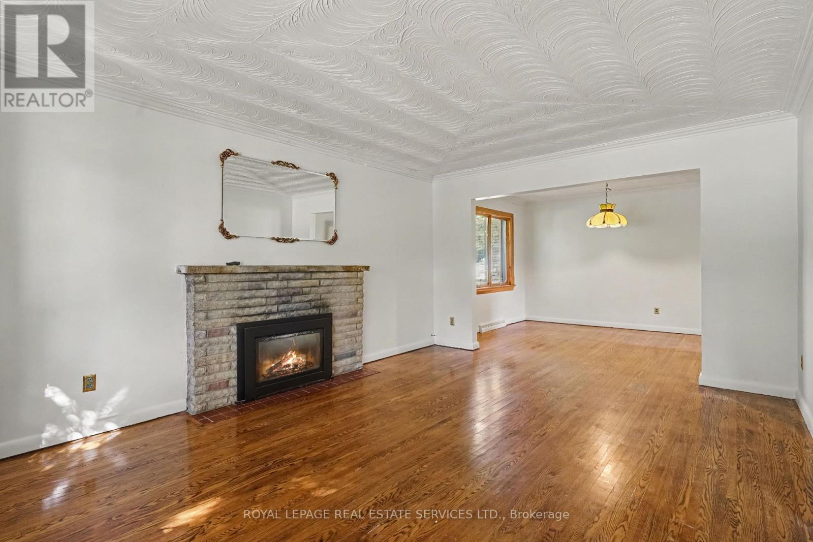 647 Burnhamthorpe Road, Toronto, Ontario  M9C 2Z1 - Photo 6 - W13721496