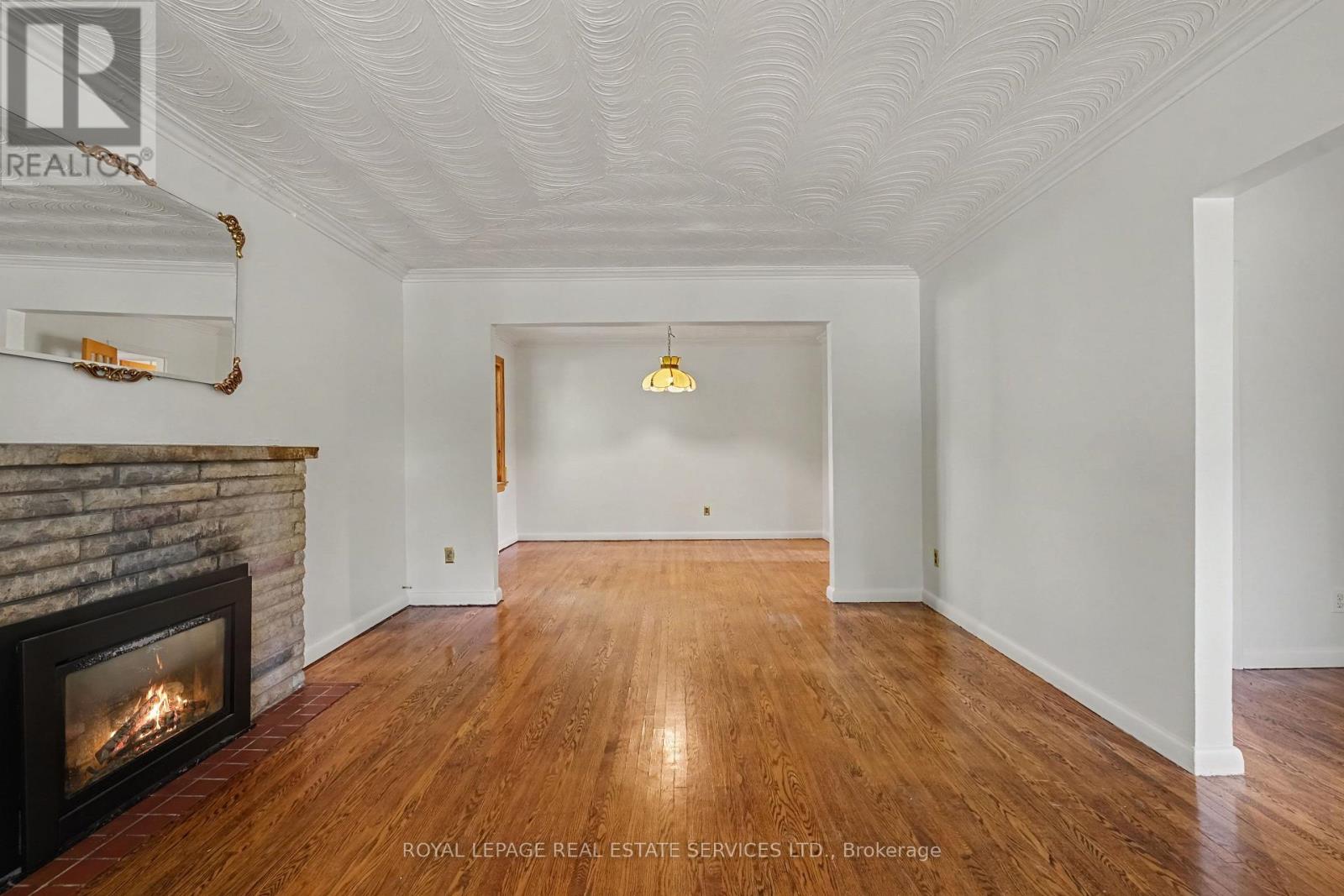 647 Burnhamthorpe Road, Toronto, Ontario  M9C 2Z1 - Photo 7 - W13721496