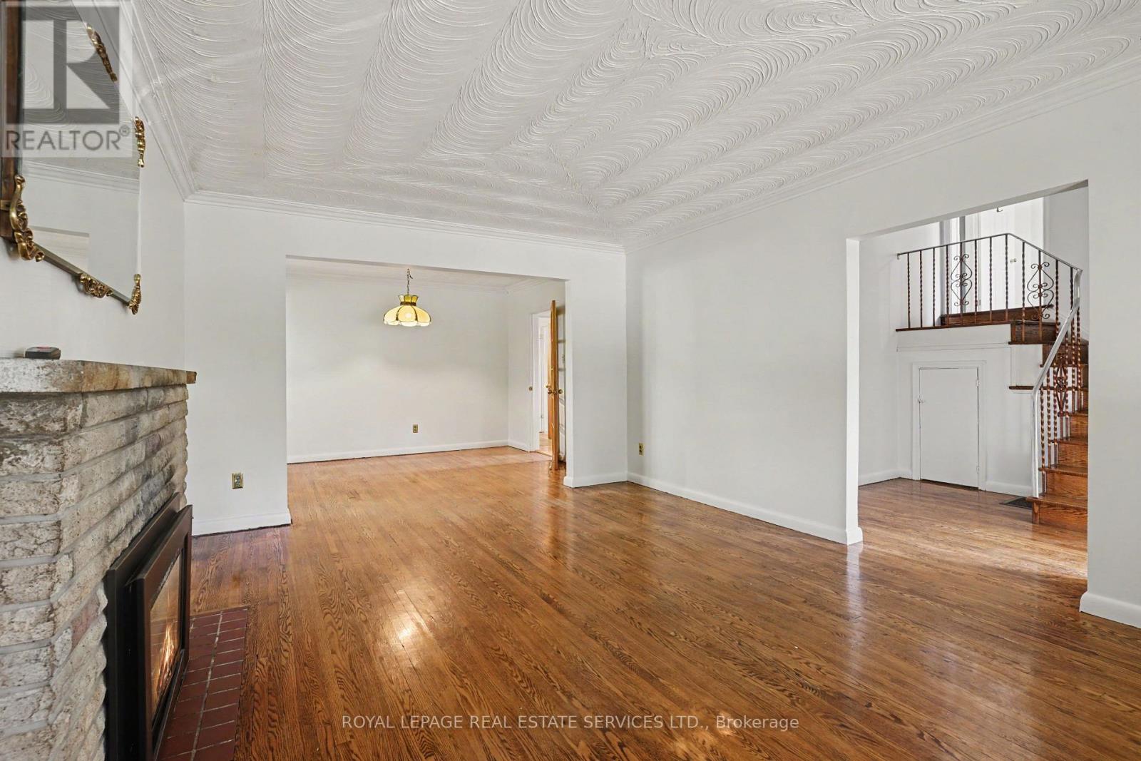 647 Burnhamthorpe Road, Toronto, Ontario  M9C 2Z1 - Photo 8 - W13721496