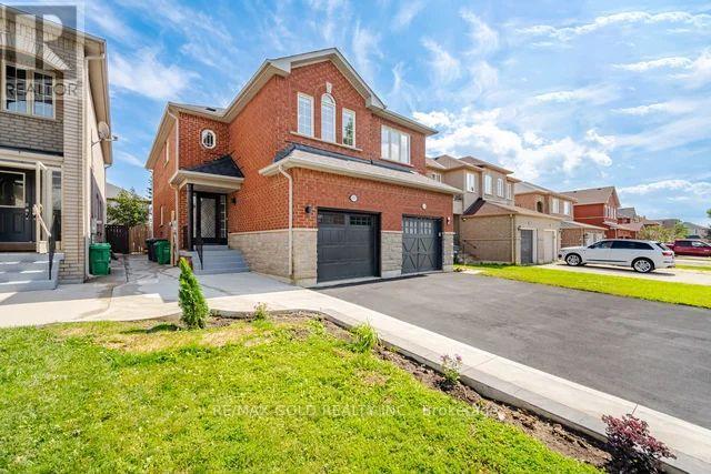 7334 Lowville Heights, Mississauga, Ontario  L5N 8L4 - Photo 3 - W13721522