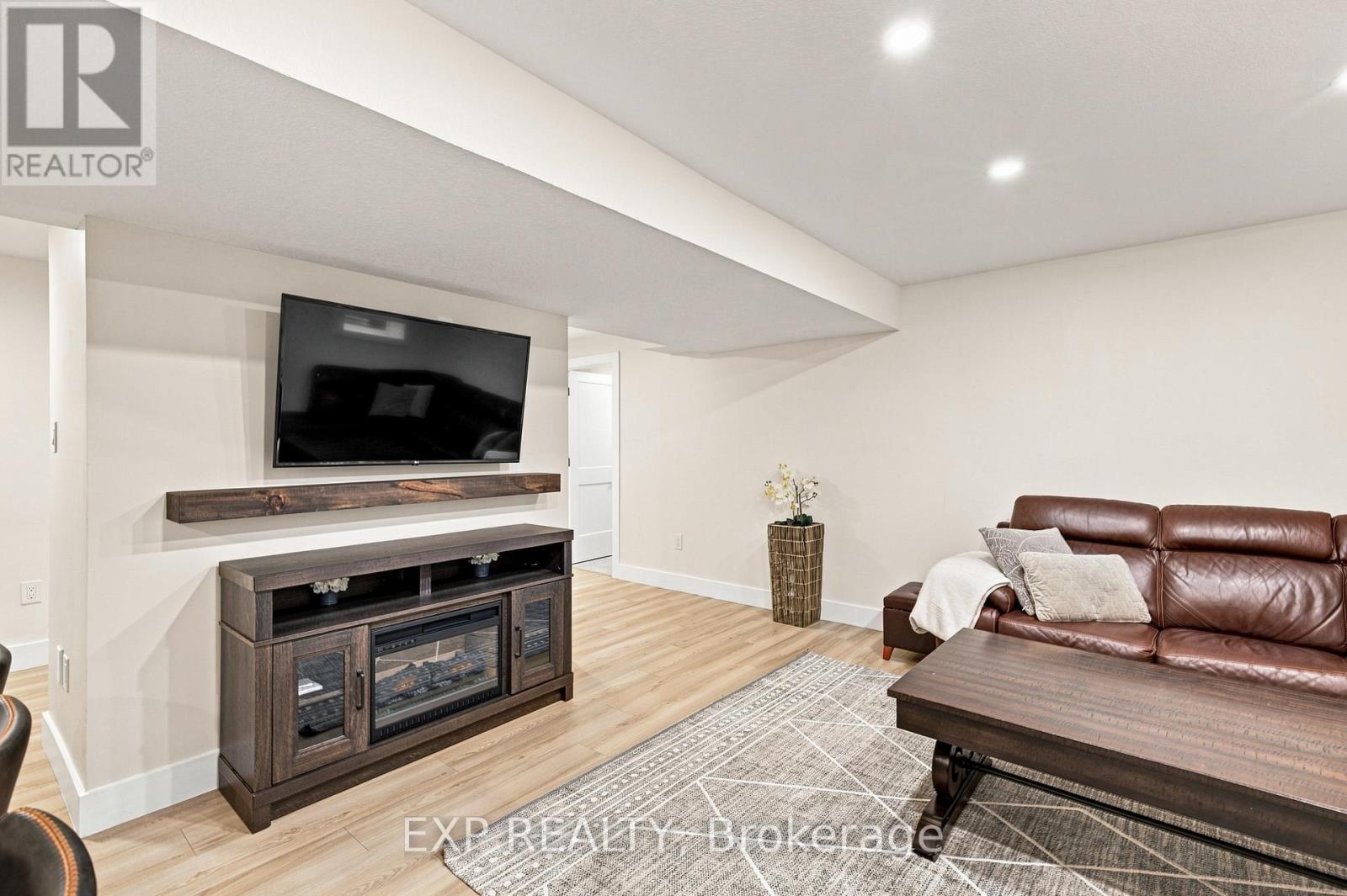 62 Corfield Drive, Kitchener, Ontario N2A 3W9 - Photo 43 - X13721272