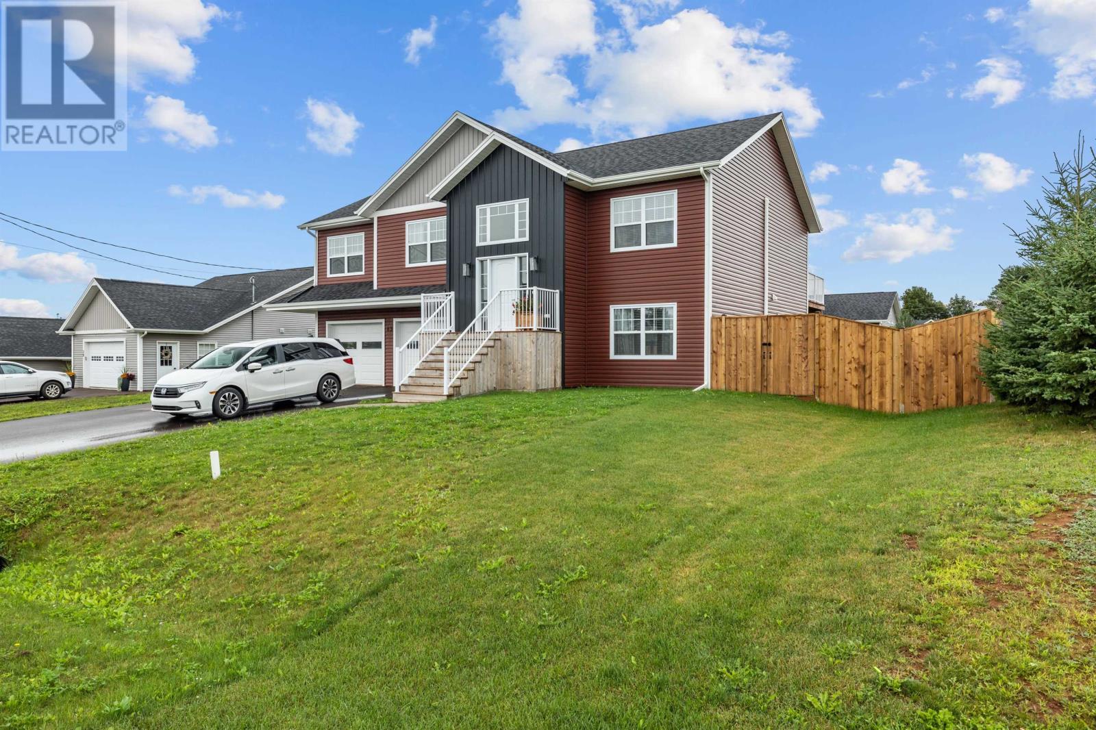 43 Stephanie Drive, Cornwall, Prince Edward Island  C0A 1H4 - Photo 2 - 202621774