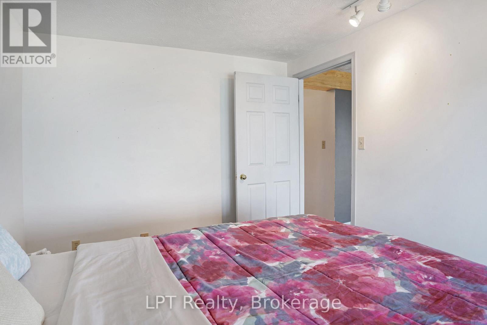 101 North Shore Road, Northern Bruce Peninsula, Ontario  N0H 1W0 - Photo 17 - X13501954